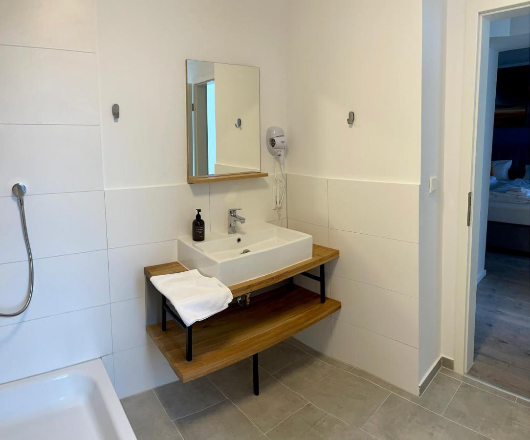 Aparthotel Neumuenster City Екстериор снимка